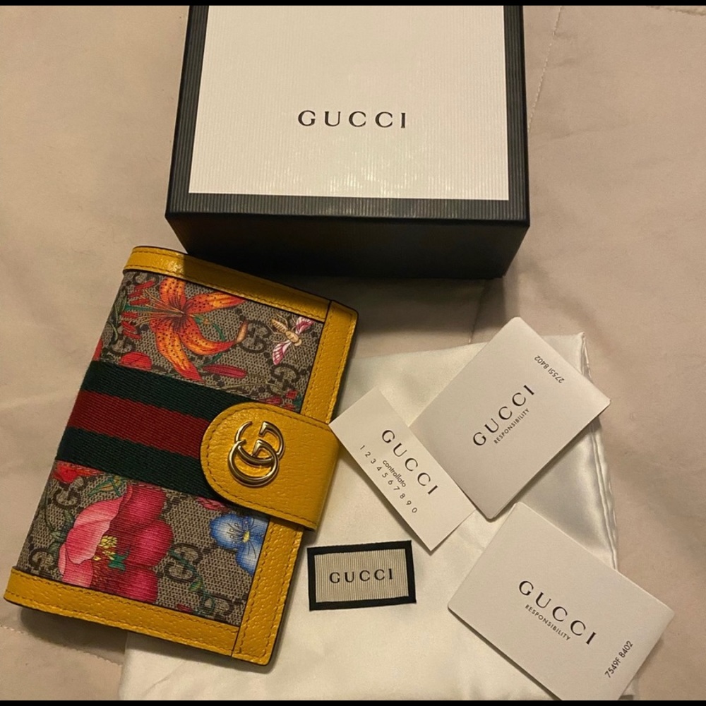 Gucci GG Wallet Passport Case